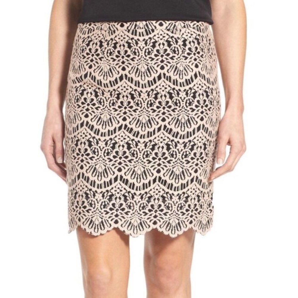 Halogen scallop edge lace skirt